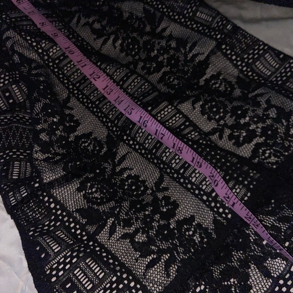 Parker lace dress - Picture 9 of 13